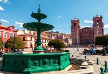 Pileta-de-la-Plaza-de-Armas-de-Puno-scaled