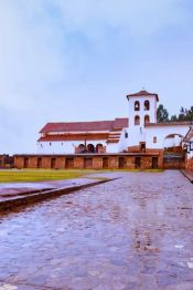 Sito-Arqueologico-de-Chinchero-scaled